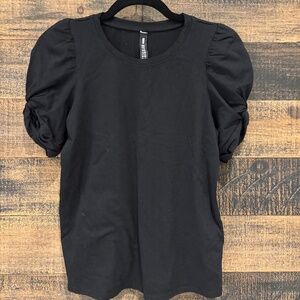XS black t-shirt with cute knot sleeves